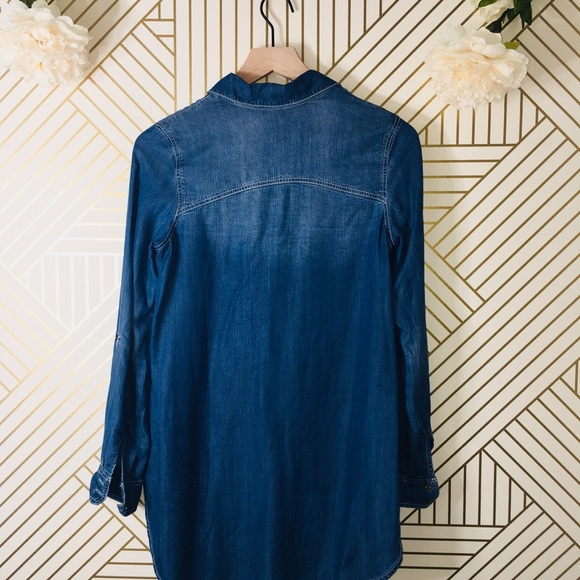 Coco & Jameson | Chambray Top - Picture 5 of 6